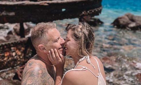 La romántica propuesta de matrimonio de Fantino a su novia a orillas del mar en Grecia