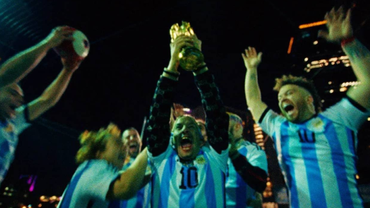 Mau y Ricky estrenaron el videoclip "Miami" y le hicieron un tributo a la Selección Argentina