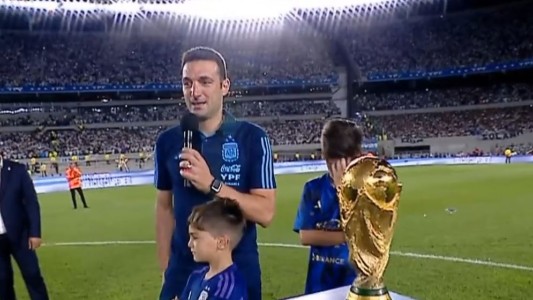 La emoción de Scaloni en el festejo: "Todo esto fue por y para ustedes"