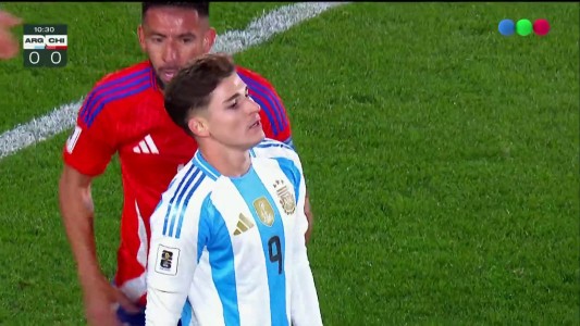 Julián Álvarez tuvo la primera clara de Argentina vs. Chile - Eliminatorias de la Copa Mundial de la FIFA 2026™