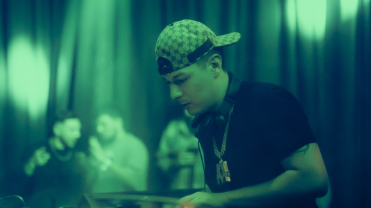 Quién es Omar Varela, el productor pionero del trap que hoy se sumergió en la electrónica