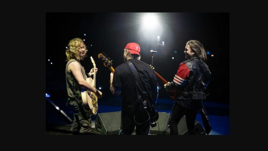 Airbag anunció la llegada de "El Club de la Pelea I", su nuevo álbum