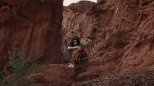 Cazzu anunció el lanzamiento de "Latinaje", su nuevo álbum