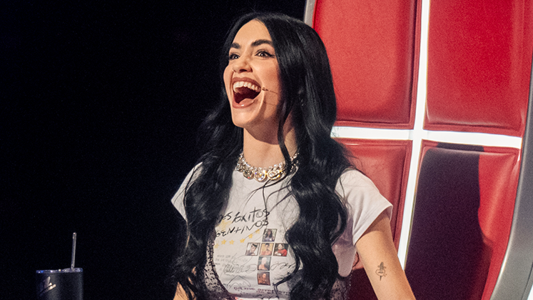Lali hizo su versión de "Llega la noche", uno de los éxitos de Bandana