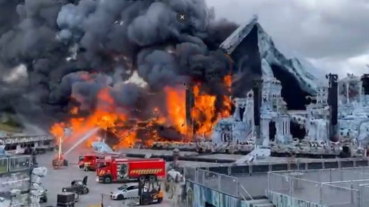 Feroz incendio en Bélgica: el escenario principal de Tomorrowland quedó destrozado por las llamas