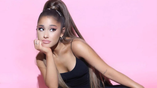 ariana grande regresa al escenario en 2026