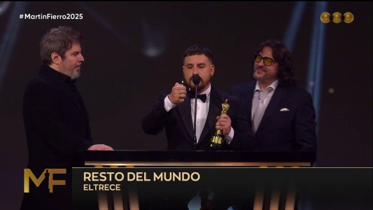 Fede Bal homenajeó a su papá y a "Los Simuladores" al ganar un Martín Fierro con "Resto del mundo"