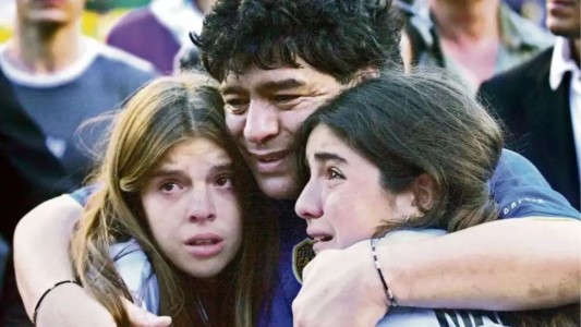 Diego Maradona cumpliría 65 años: el emotivo homenaje de Dalma y Gianinna