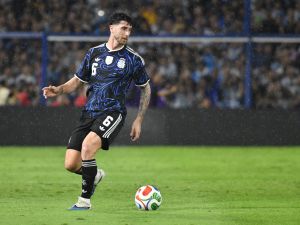 Scaloni confirmó a Senesi para reemplazar a Balerdi en el Mundial 2026