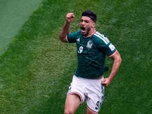 México pisó fuerte en el debut y venció a Sudáfrica por 2 a 0