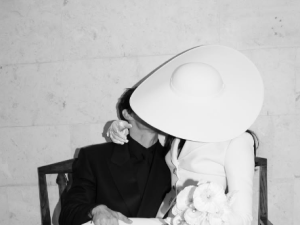 Dua Lipa compartió fotos inéditas de su boda con Callum Turner