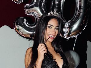 Daniela Celis festejó sus 30 años a lo grande: el look "RIP 20s" y toda la intimidad del mega evento