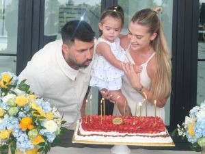 La íntima celebración del Kun Agüero: cómo fue el cumpleaños temático que le preparó Sofía Calzetti