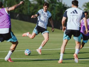 Scaloni eligió a cuatro jugadores de reserva para el Mundial 2026 ante posibles bajas de último momento